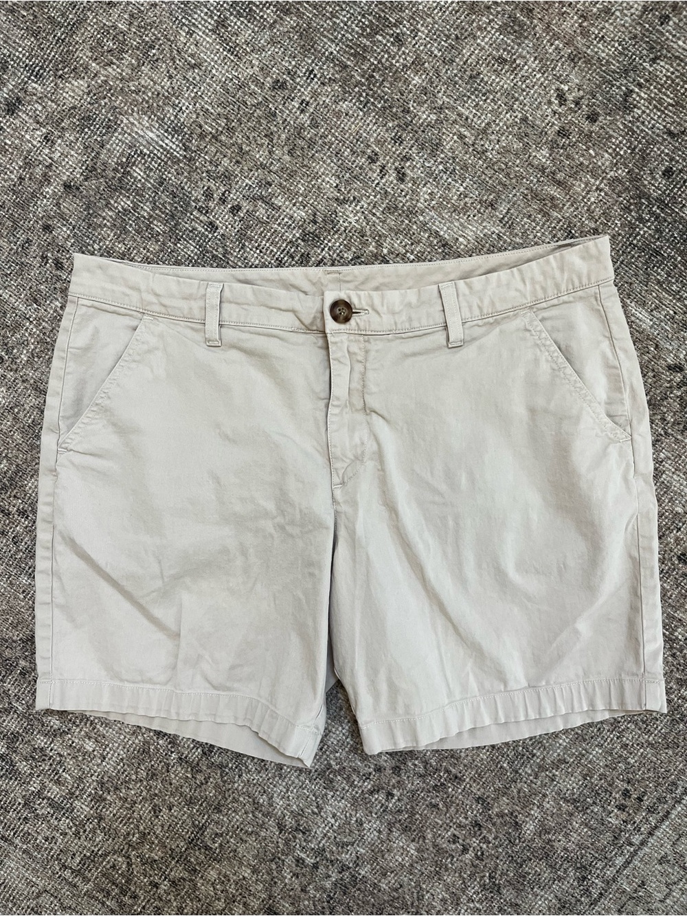 chubbies Khaki Light Cream Chino Bermuda 34W Shorts 7”